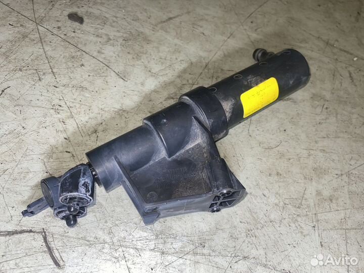 Форсунка омывателя фар левая 30699012 Volvo V50 S4