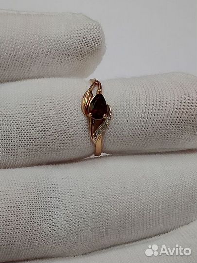 Золотое кольцо с камнем 16,5р