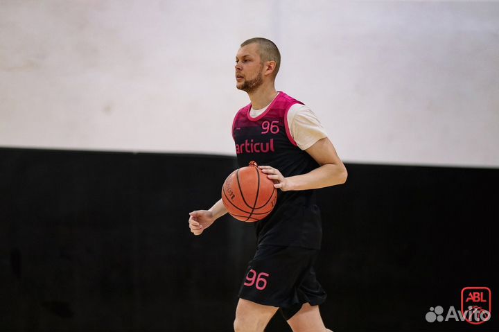 Тренер по баскетболу