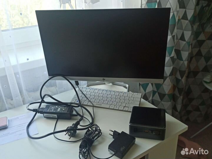 Монитор hp 22fw и Платформа Intel NUC7I3BNH NUC