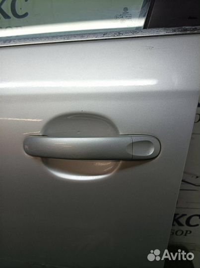 Накладка двери передней левой VW Jetta 2005-2011