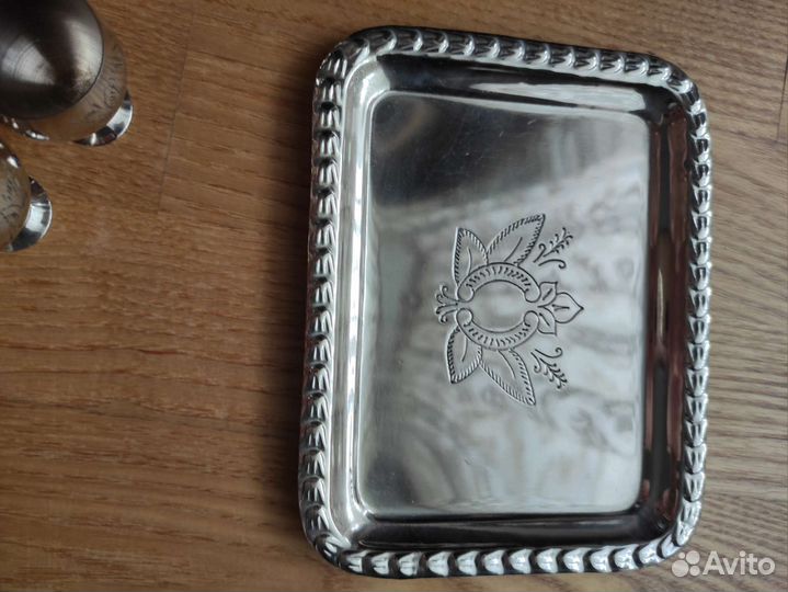 Поднос с рюмками сувенирный