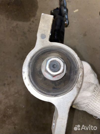 Передний нижний рычаг правый Lexus IS250 IS300h 15