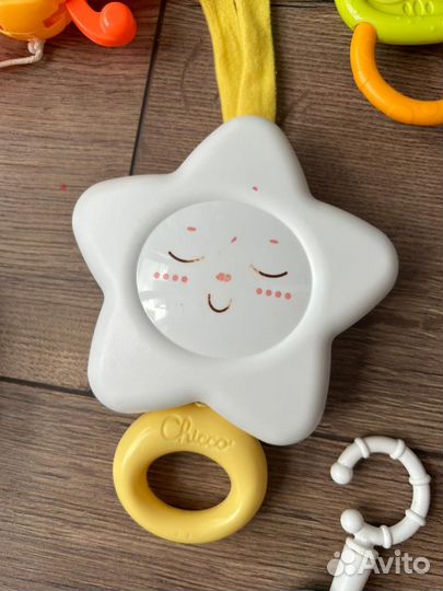 Большой пакет фирменных игрушек