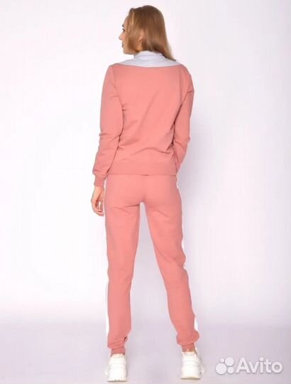 Костюм спортивный женский на молнии новый