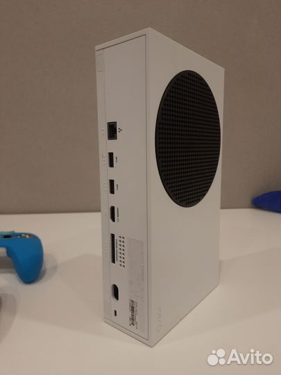 Xbox series s с 2 геймпадами