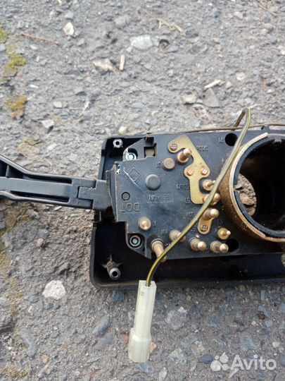 Стрекоза на audi 100 c3