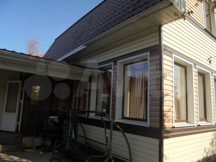 Коттедж 250 м² на участке 9 сот.