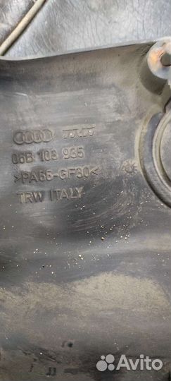 Крышка двигателя Ауди А4 Б5