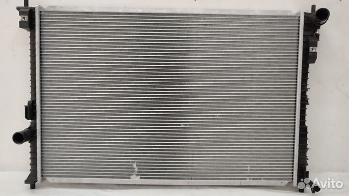 Радиатор охлаждения Ford Explorer 3.5 2015-2019