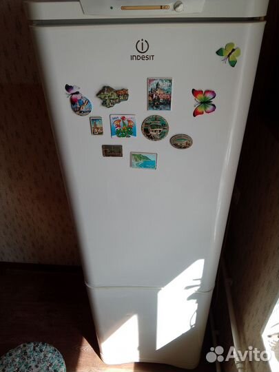Холодильник б/у indesit