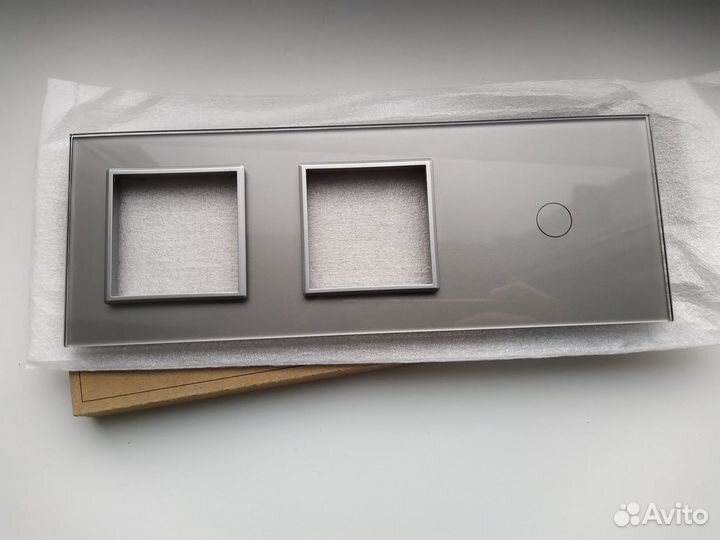 Livolo проходной выключатель и рамка