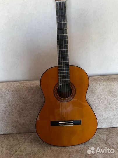 Классическая гитара yamaha c40