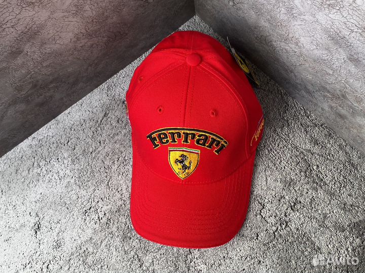 Бейсболка Ferrari Formula 1 унисекс красная