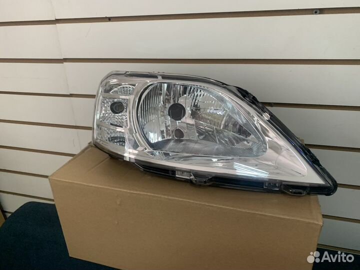 Фара правая Renault Logan 2005-2014