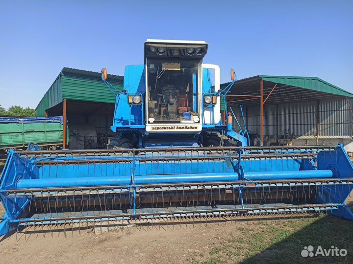 Комбайн Херсонец КЗС-9-1 