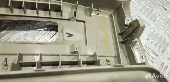 Обшивка средней стойки левая верхняя Tiida C11