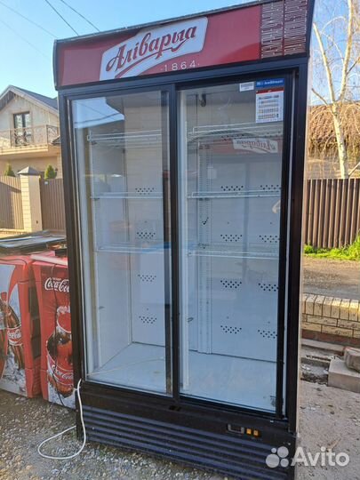 Холодильный шкаф двухдверный