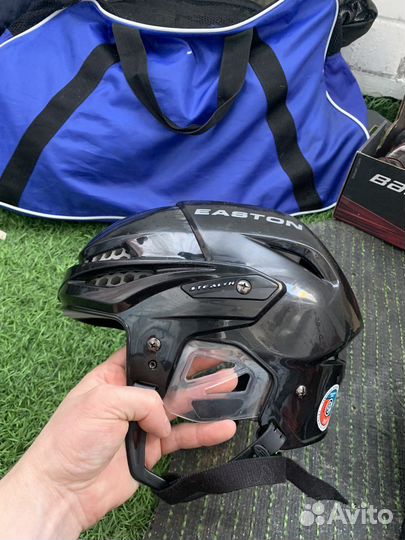 Хоккейный шлем