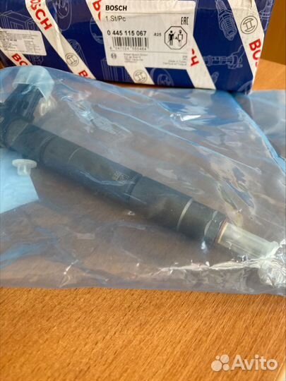 Топливная форсунка Bosch 0445115067 CR VM