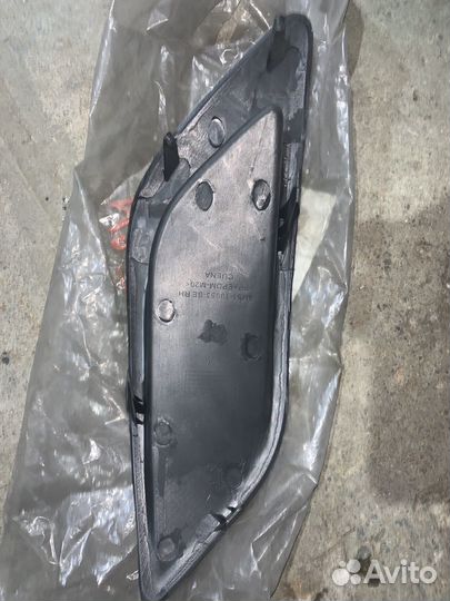 Заглушка бампера левая Focus 2 2004- новая ориг