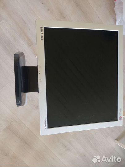 Монитор Samsung