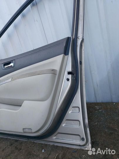 Дверь передняя правая Toyota Prius 2 NHW20 2011