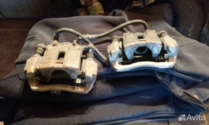 Продаю суппорта с субару легаси