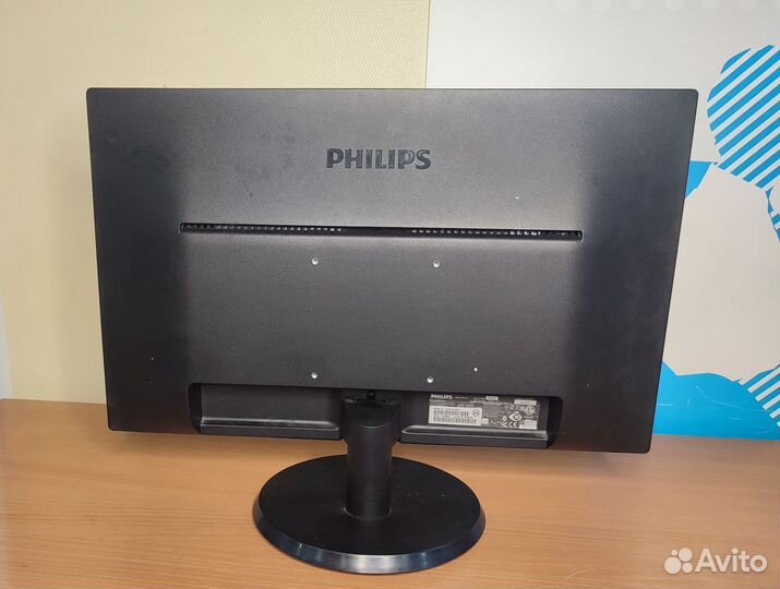 Монитор Philips 223V5L / 21.5