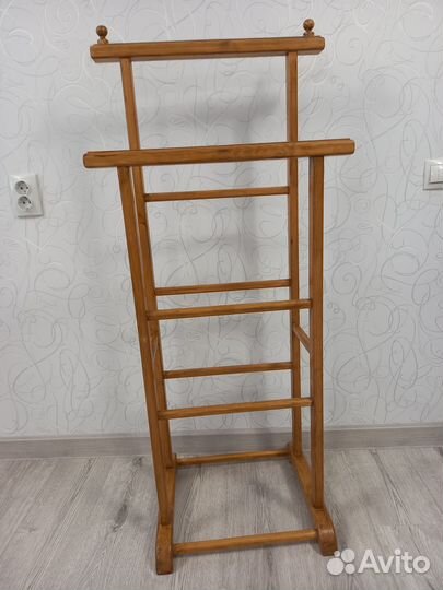 Вешалка напольная из дерева