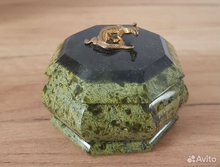 Шкатулка из оникса