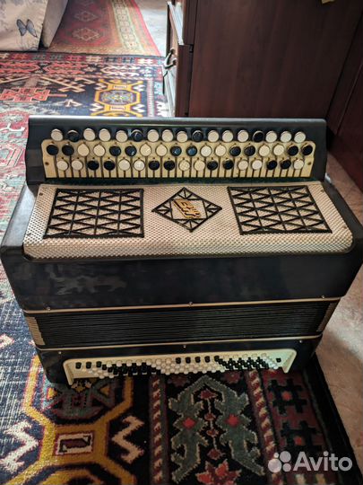 Продам ученический баян