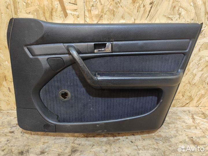 Карта передней правой двери Audi 100 C4