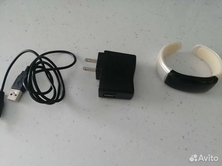 Блютуз браслет