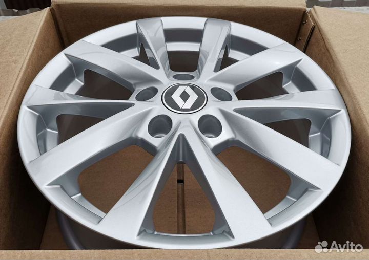 Renault Duster, Nissan Terrano R16 новые