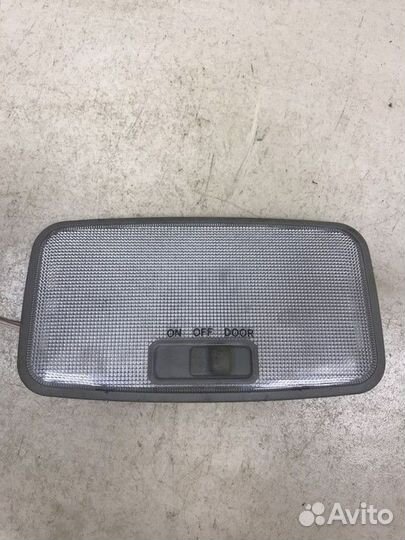 Плафон внутреннего освещения Toyota Camry