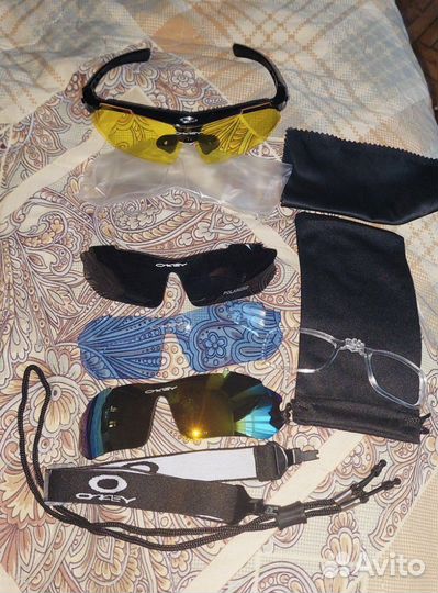 Очки солнцезащитные