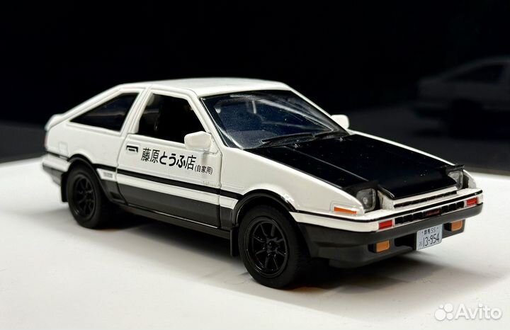 Модель Toyota Sprinter Trueno AE86 1:24
