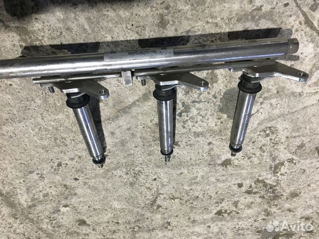 Топливная рампа правая Mercedes C-Class W204 M276