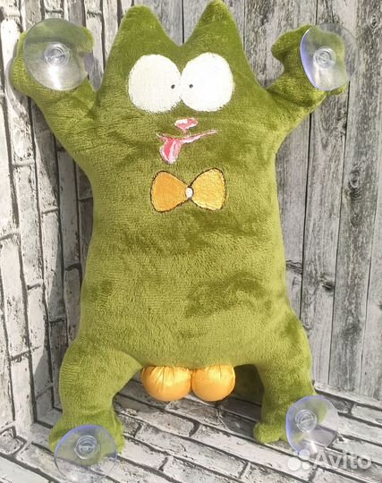 Кот на присосках саймон