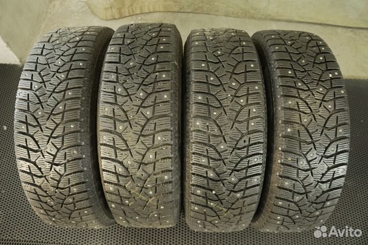 Bridgestone Blizzak Spike-02 185/65 R15 88T