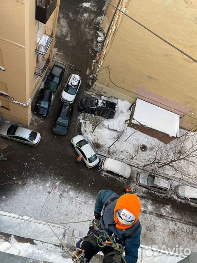 Уборка снега с кровли