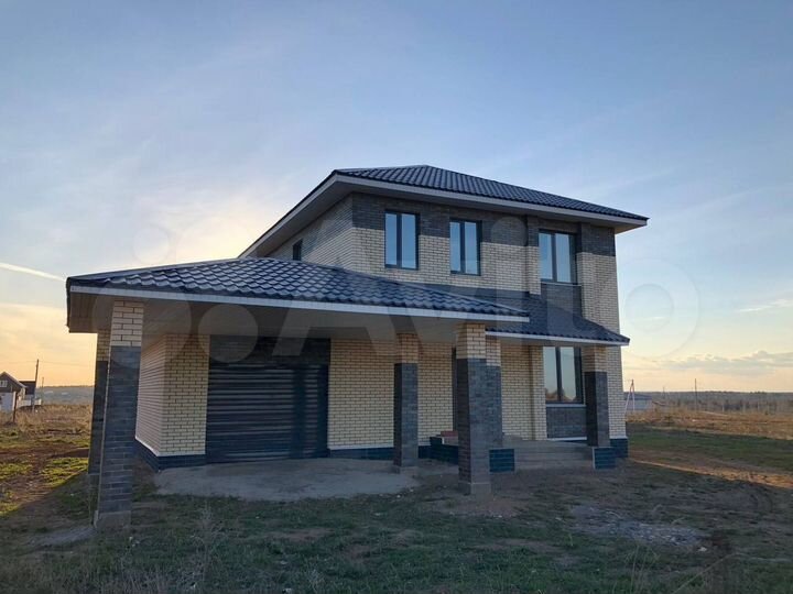 Коттедж 180 м² на участке 10 сот.