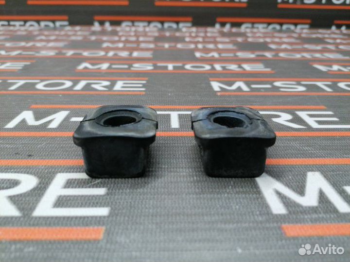 Крепление радиатора Audi A4 B6 ALT 2003