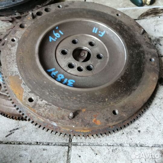 Маховик Форд Фокус 2 поколение 1.6 бензин