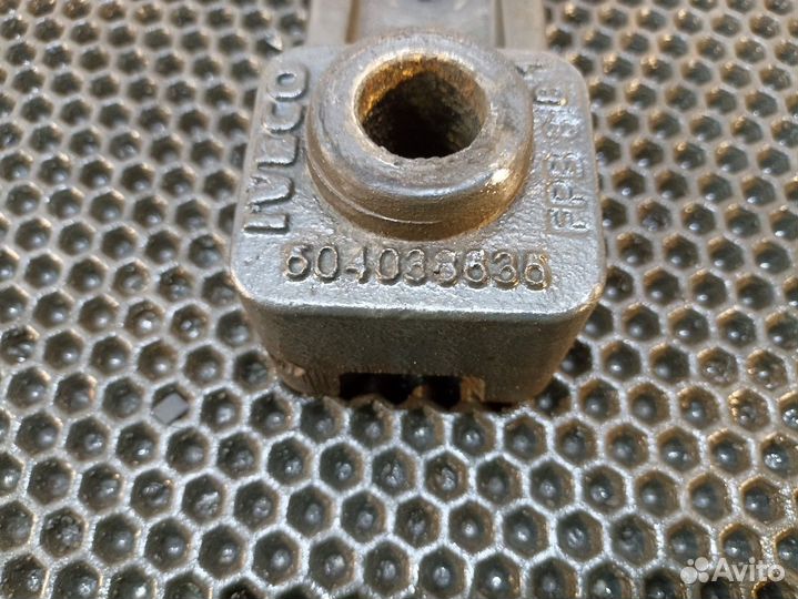 Кронштейн амортизатора переднего Iveco Stralis