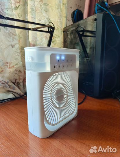 Вентилятор настольный + увлажнитель воздуха