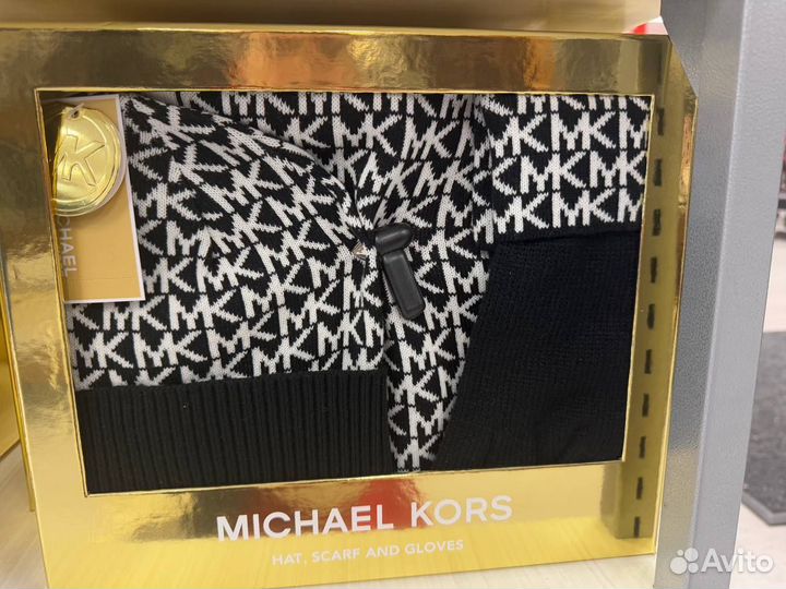 Набор подарочный шапка шарф перчатки оригинал