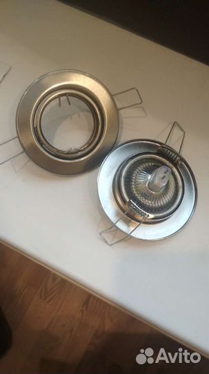 Споты встраиваемые (точечные светильники)