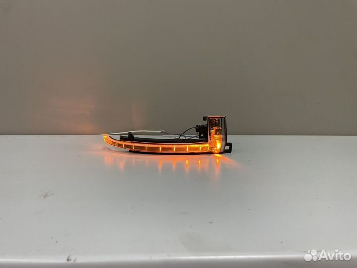 Повторитель поворота в зеркало Audi A3 A6 C6 A8 D3